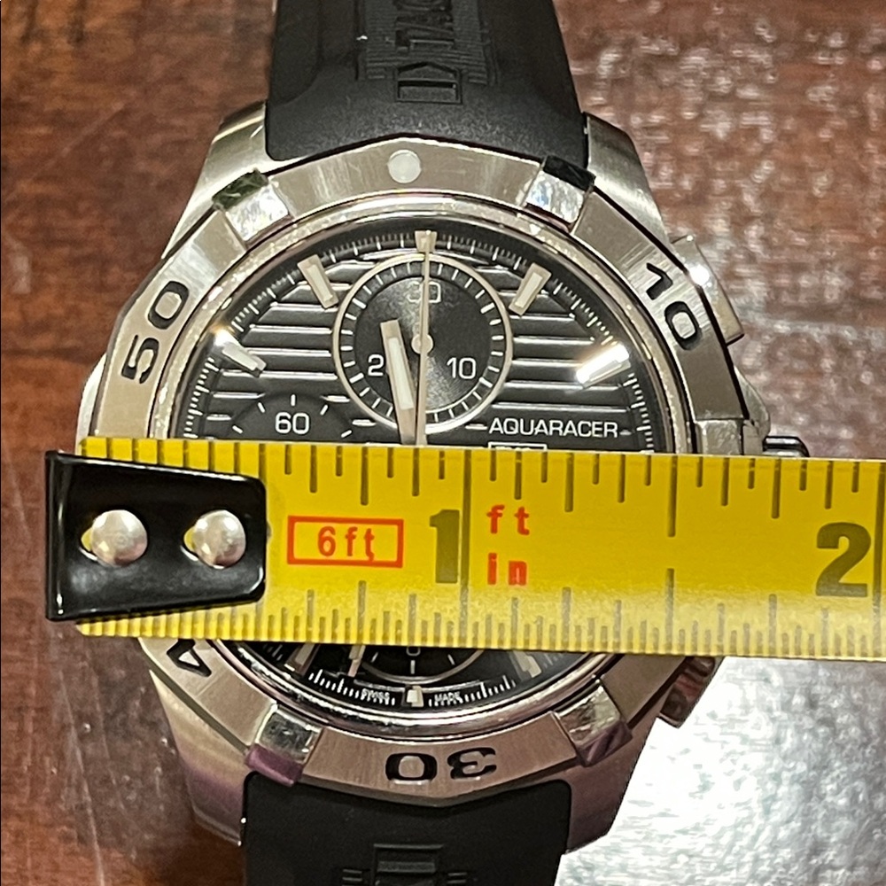 TAG Heuer Aquaracer Black and Silver Chronograph - Picture 4 of 14